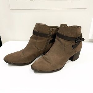 Unisa Taupe Suede Ankle Boots Women’s 8 Block Heel Zip Western Chic